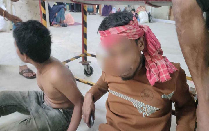 রুপগঞ্জে জমি নিয়ে সংঘর্ষ, গুলিবিদ্ধ ৮