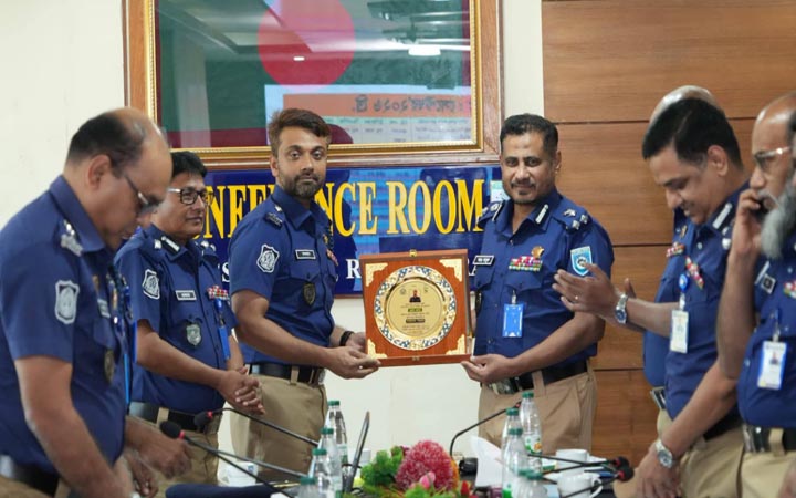 রংপুর রেঞ্জের শ্রেষ্ঠ জেলা নীলফামারী, শ্রেষ্ঠ পুলিশ সুপার ফরহাদ হোসেন
