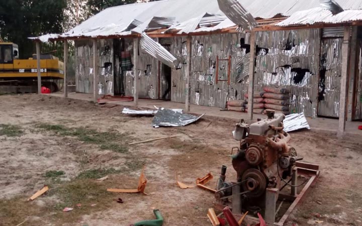 নীলফামারীতে বুড়ি তিস্তা খননে উত্তেজনা, আনসার ক্যাম্প ভাঙচুর