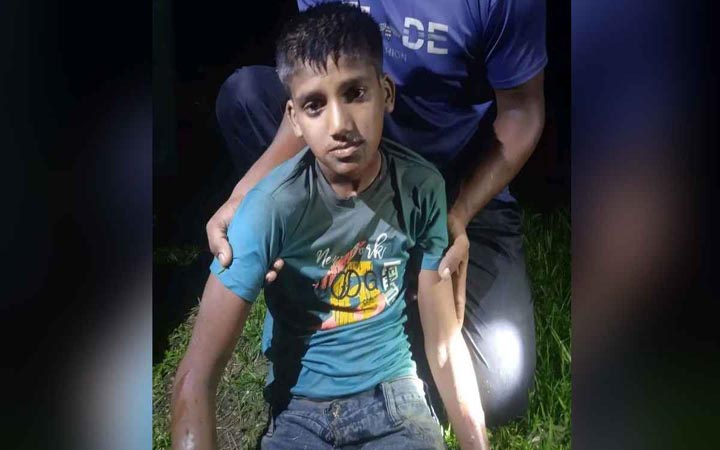 নীলফামারীতে চলন্ত ট্রেন থেকে পড়ে স্কুলছাত্র আহত