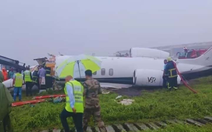 কানাডায় বিমান বিধ্বস্ত হয়ে নিহত ২ ভারতীয় পাইলট