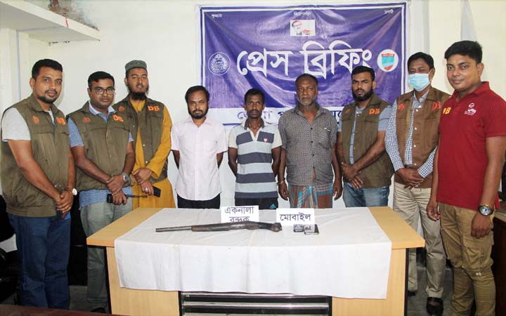 যশোরে একাধিক হত্যা ও অস্ত্র মামলার প্রধান আসামী কিরনসহ গ্রেফতার ৩