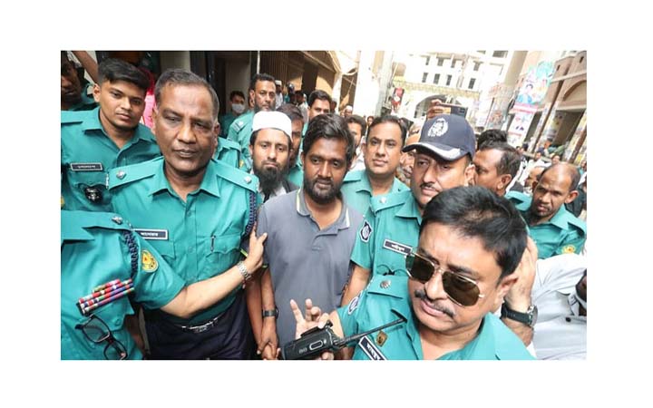 সাংবাদিক শামসুজ্জামানকে কারাগারে পাঠানোর নির্দেশ