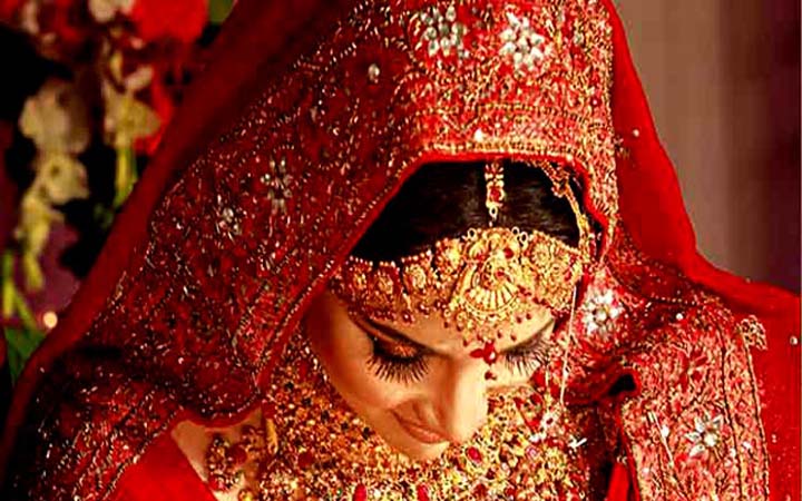 অনলাইনে বউ পাল্টাপাল্টির ব্যবসা!