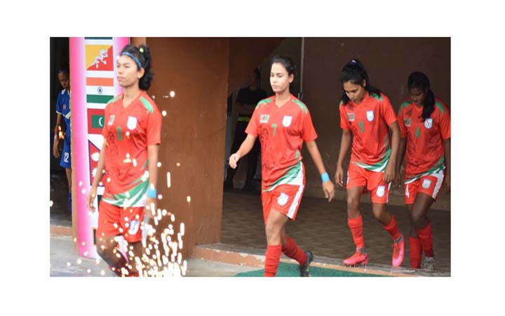 দেশে ফিরলেন শিরোপাজয়ী নারী দল