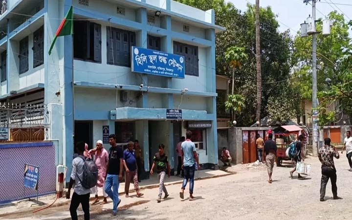 পূজা উপলক্ষে হিলি স্থলবন্দরে আমদানি-রফতানি বন্ধ থাকবে ৭ দিন