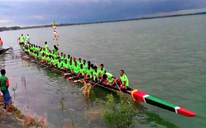 পাবনায় মাসব্যাপী নৌকা বাইচ উৎসব শুরু