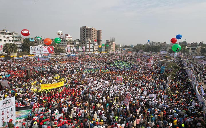 তিল ধারণের ঠাঁই নেই গোলাপবাগ মাঠে, রাস্তায় নেতাকর্মীরা