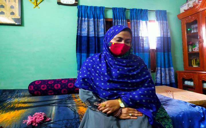 মাথায় অস্ত্র ঠেকিয়ে কলেজ ছাত্রীকে বিয়ের অভিযোগ