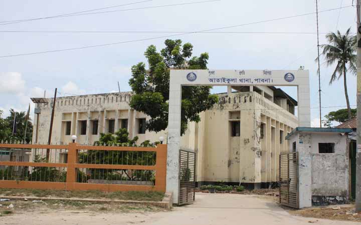 পাবনায় প্রতিপক্ষের হামলায় একজন নিহত