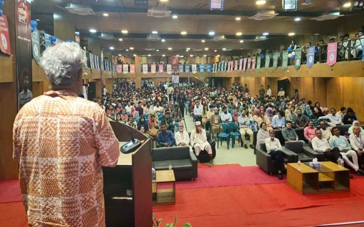বর্ণিল আয়োজনে নবীনদের বরণ করল নর্দান ইউনিভার্সিটি