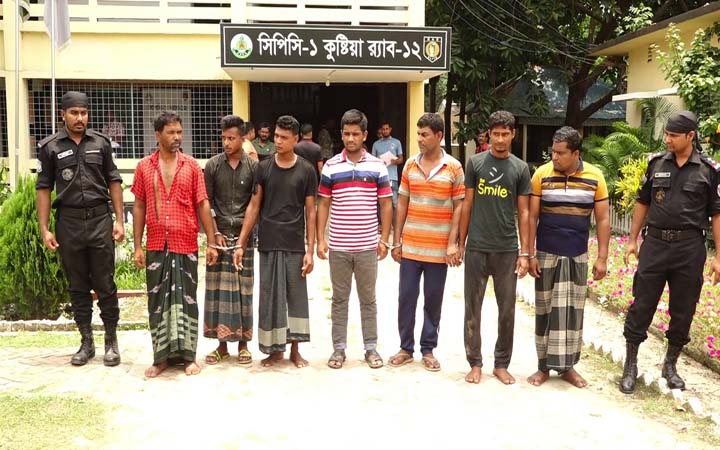 কুষ্টিয়ায় কলেজ শিক্ষকের কব্জি বিছিন্ন, জড়িত অভিযোগে গ্রেফতার ৭