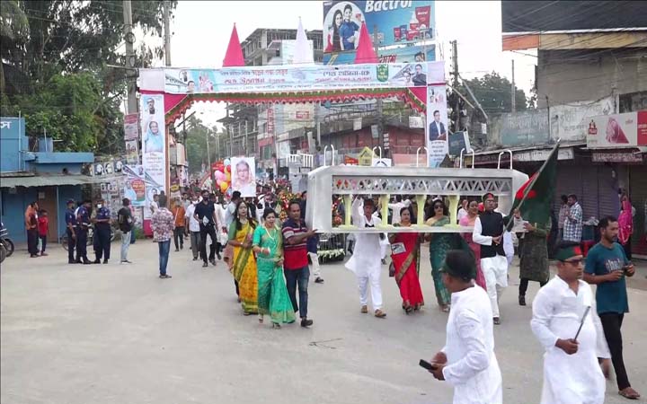 স্বপ্নের পদ্মা সেতু উদ্ধোধন উপলক্ষ্যে কুষ্টিয়ায় আনন্দ উল্লাস
