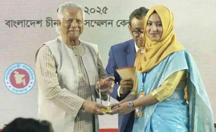 শ্রমজীবীদের নিয়ে লিখে পুরস্কার পেলেন নোবিপ্রবির অর্পা