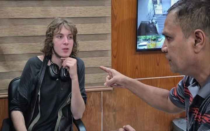 জার্মান পর্যটকের ব্যাগ চুরির ঘটনায় পুলিশ হেফাজতে যুবক