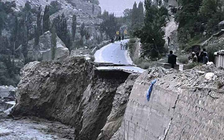 পাকিস্তানে ভয়াবহ বন্যা ও ভূমিধস, নিহত ২৭