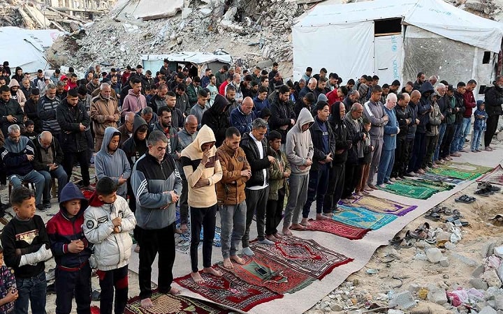 গাজায় ইসরায়েলি হামলায় ঈদের সকালে নিহত ৯