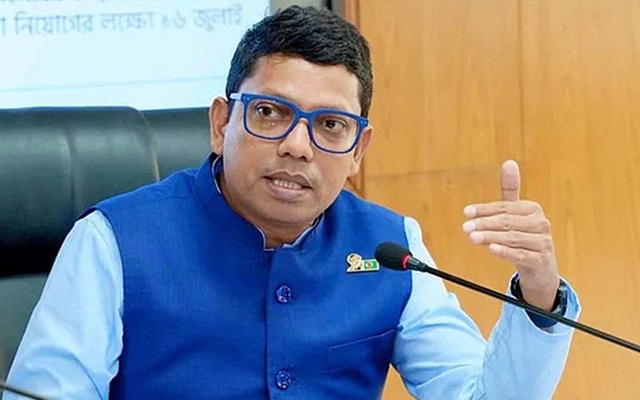 ভেঙে পড়েছেন পলক, করছেন কান্নাকাটি