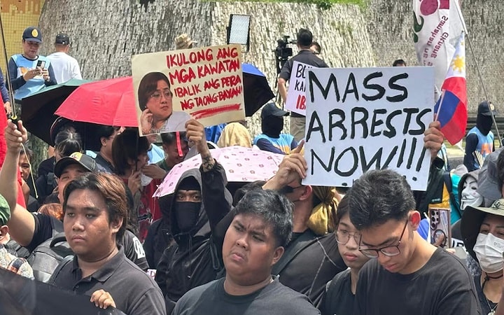 রোববার রাজপথে নামছেন ফিলিপাইনের মানুষ