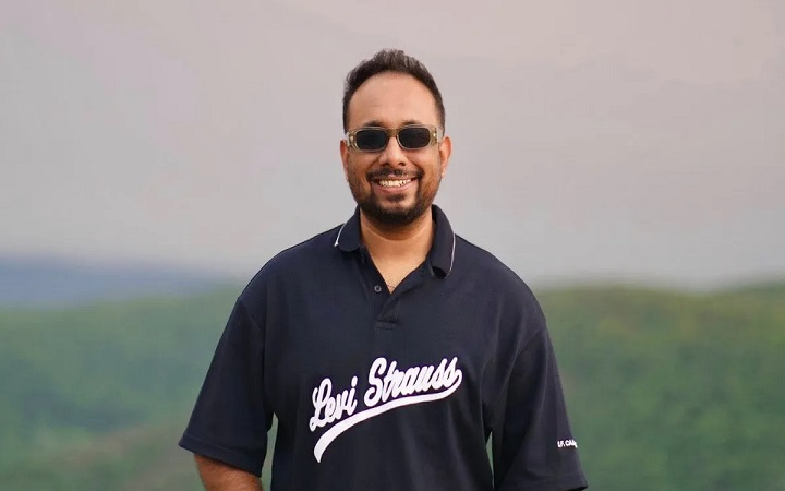 সারা পৃথিবীর জন্য সিনেমা বানাবো : রায়হান রাফী