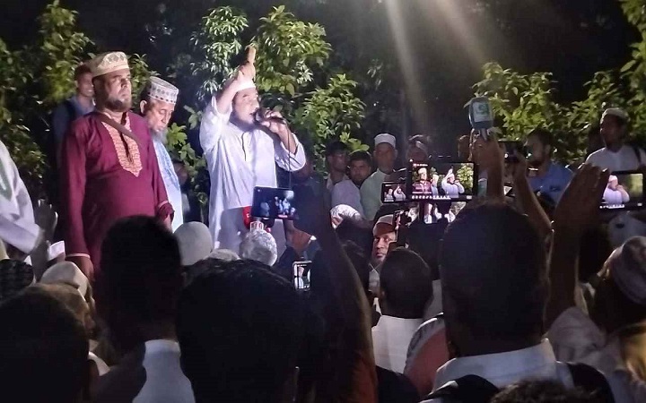 ৪ ঘণ্টা পর সড়ক ছাড়লেন ইবতেদায়ি শিক্ষকরা