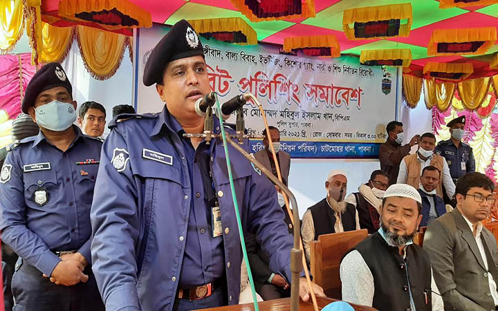 সমাজের অপরাধ দমনে পুলিশের পাশে থেকে সহযোগিতা করার আহ্বান পাবনার পুলিশ সুপারের