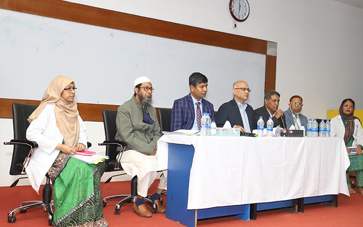 ঢাবি প্রতিনিধি দলের আদ্-দ্বীন উইমেন্স মেডিকেল কলেজ পরিদর্শন