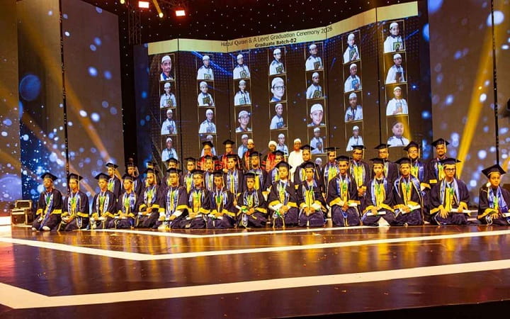 ইংলিশ মিডিয়ামে পড়েও হাফেজ ১০০ শিক্ষার্থী, চীন মৈত্রীতে সংবর্ধনা