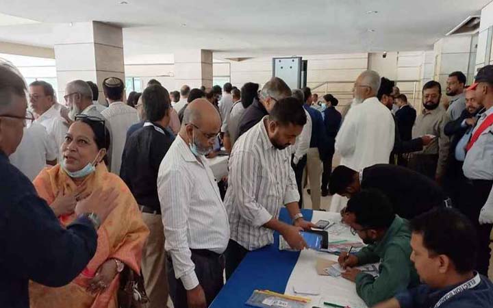 বিজিএমইএ নির্বাচনে ভোটগ্রহণ চলছে