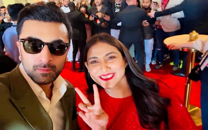 রণবীরের সেলফিতে মেহজাবীন