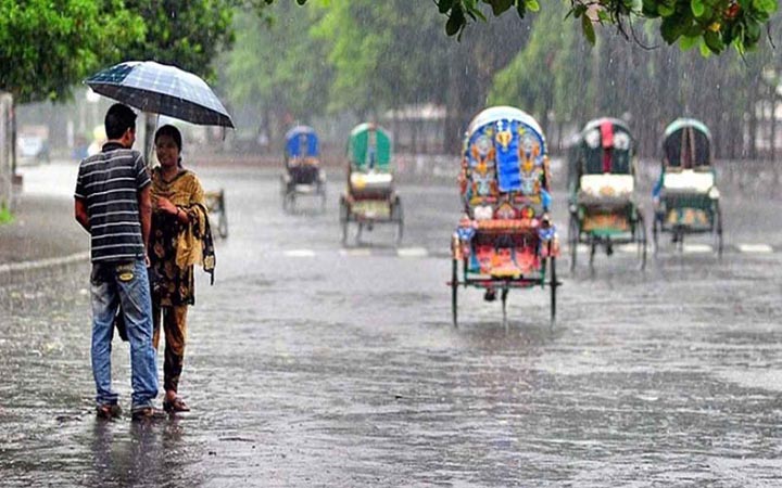 নিম্নচাপের প্রভাবে রাজধানীতে গুঁড়িগুঁড়ি বৃষ্টি