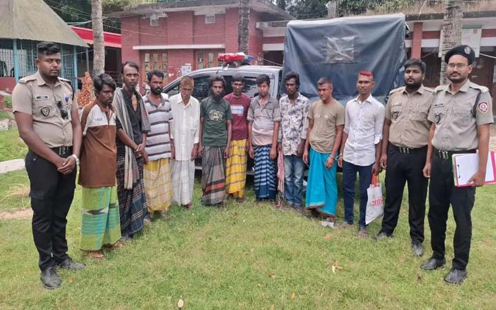 দৌলোদিয়ায় মাদকবিরোধী অভিযানে ১০ জন গ্রেপ্তার