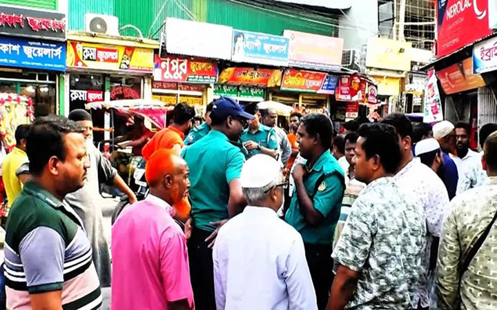 রংপুরে ১০০ ভরি স্বর্ণ চুরির ঘটনায় ৫ নারী গ্রেপ্তার