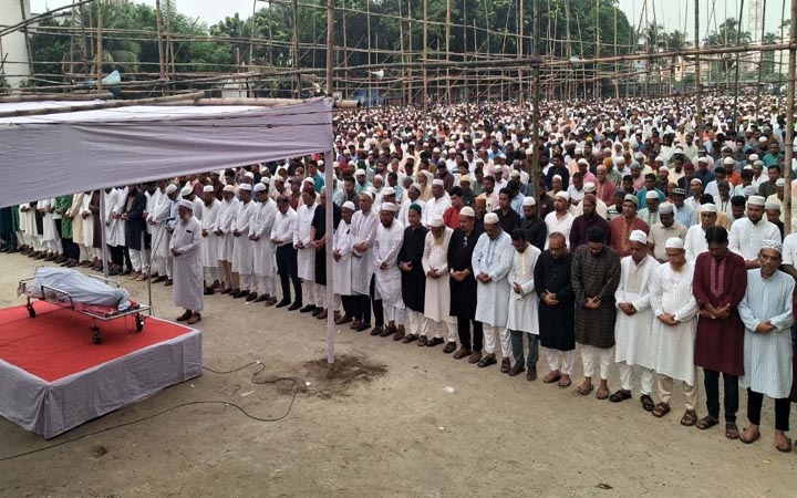 রংপুরে আনিছুর রহমান লাকুর জানাজায় মানুষের ঢল