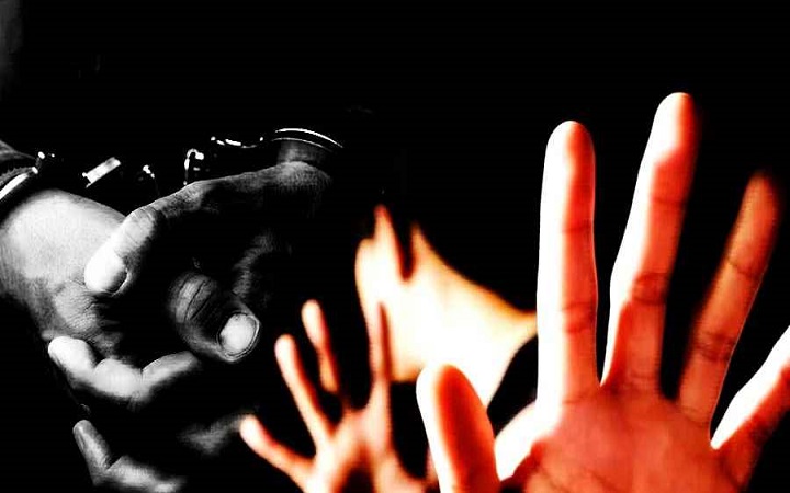 বিলাসবহুল হোটেলে সঙ্গীতশিল্পীর শ্লীলতাহানি, গ্রেপ্তার ২