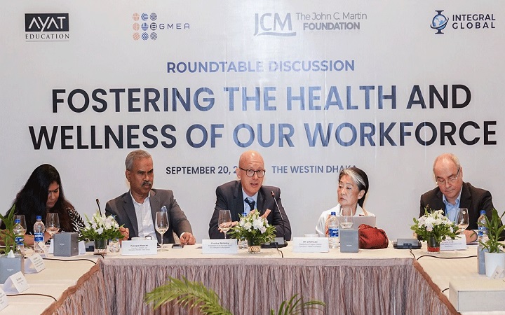 ‘গার্মেন্টস কর্মীদের প্রতিনিয়ত স্বাস্থ্য পরীক্ষা জরুরি’