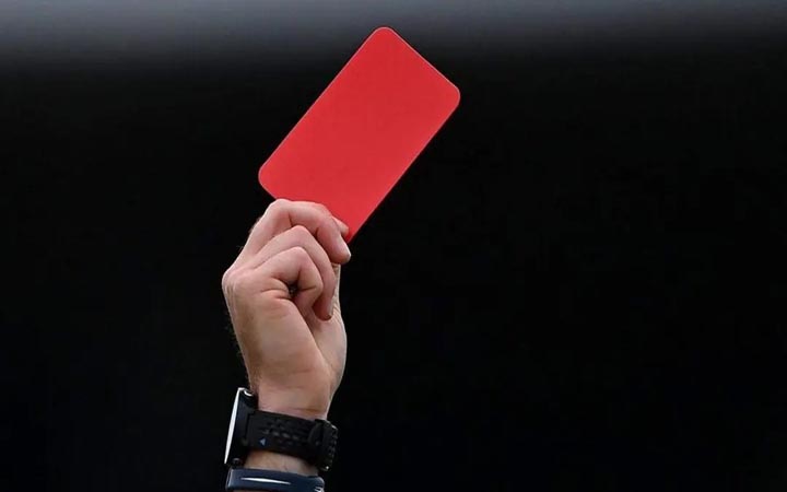 ফ্রান্সে গণমারামারির ম্যাচে ২৪ লাল কার্ড