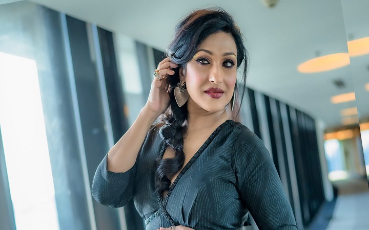 চ্যালেঞ্জ নিয়ে কাজ করতে ভালোবাসি : ঋতুপর্ণা