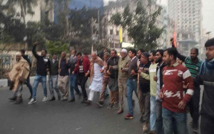 সাতসকালে নেতাকর্মীদের নিয়ে রিজভীর মিছিল