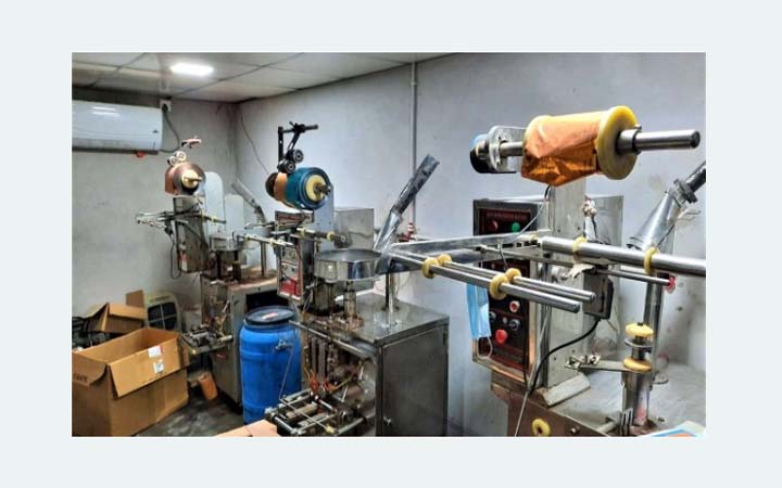পাবনায় অস্বাস্থ্যকর খাদ্যদ্রব্য-ওষুধ উৎপাদন, ২ লাখ টাকা জরিমানা