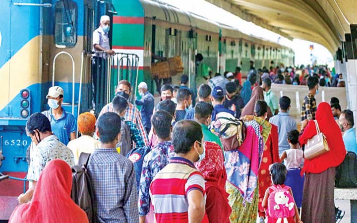 চার দিনে ঢাকা ছেড়েছে প্রায় ৭৩ লাখ মানুষ