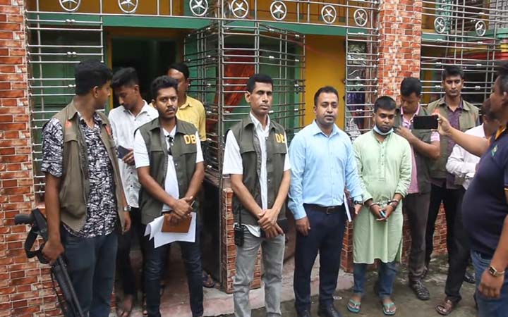 পাবনায় যৌন উত্তেজক সিরাপ কারখানা ম্যানেজারকে জেল-জরিমানা