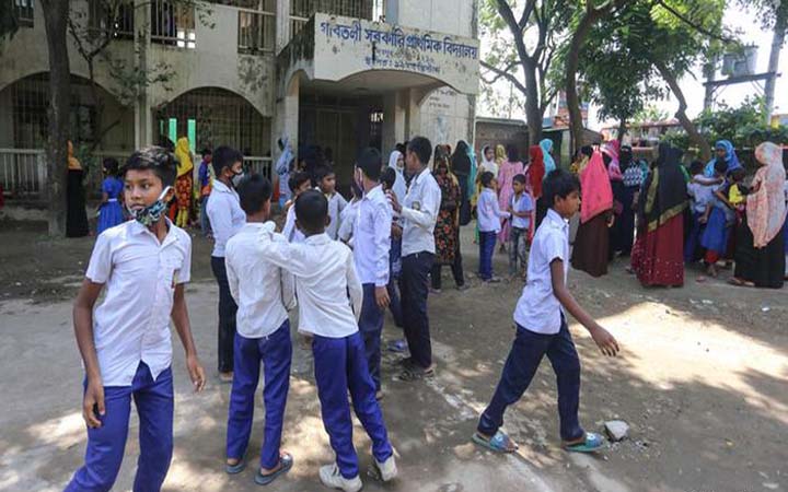 বাংলাদেশে চার কোটির বেশি শিক্ষার্থী মহামারিতে ক্ষতিগ্রস্ত