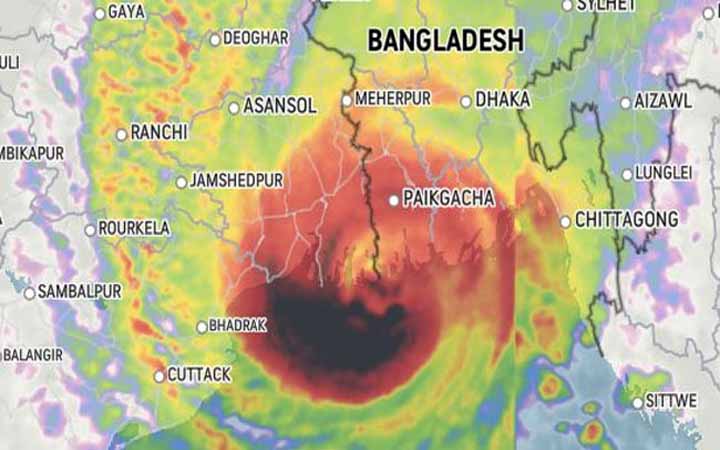 রাতে আঘাত হানবে ঘূর্ণিঝড় বুলবুল