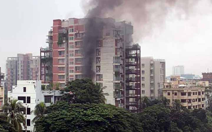 ধানমণ্ডির  আবাসিক ভবনে আগুন,নিহত ১