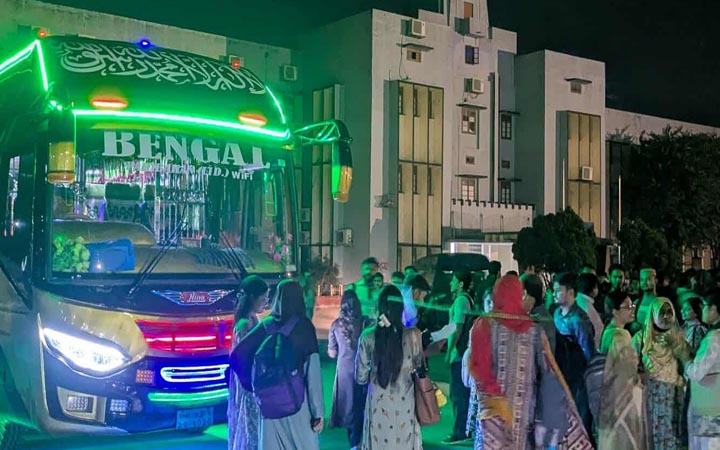 বিসিএস পরীক্ষার্থীদের জন্য রাবি থেকে ছাড়ল ১৪টি বাস