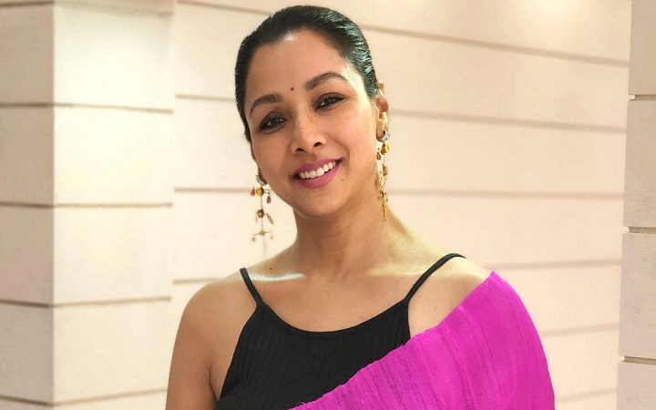 সেরা অভিনেত্রীর পুরস্কার পেলেন রুনা