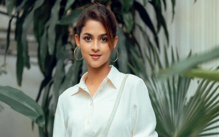 মেকআপ না করলে বেশি খুশি হই : সাদিয়া আয়মান