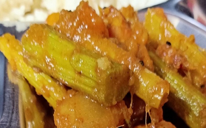 সজনে-চিংড়ির চচ্চড়ি, দেখুন সহজ রেসিপি