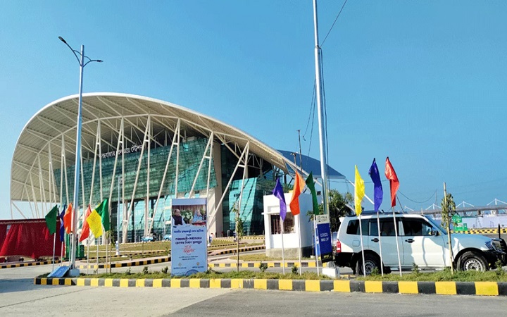 ঢাকা-কক্সবাজার ট্রেন : আড়াই ঘণ্টায় শেষ সব টিকিট